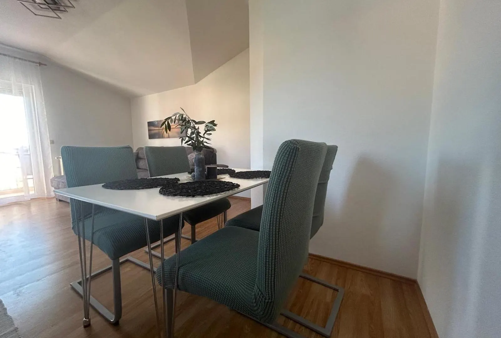Lipa Apartman ザダル アパート